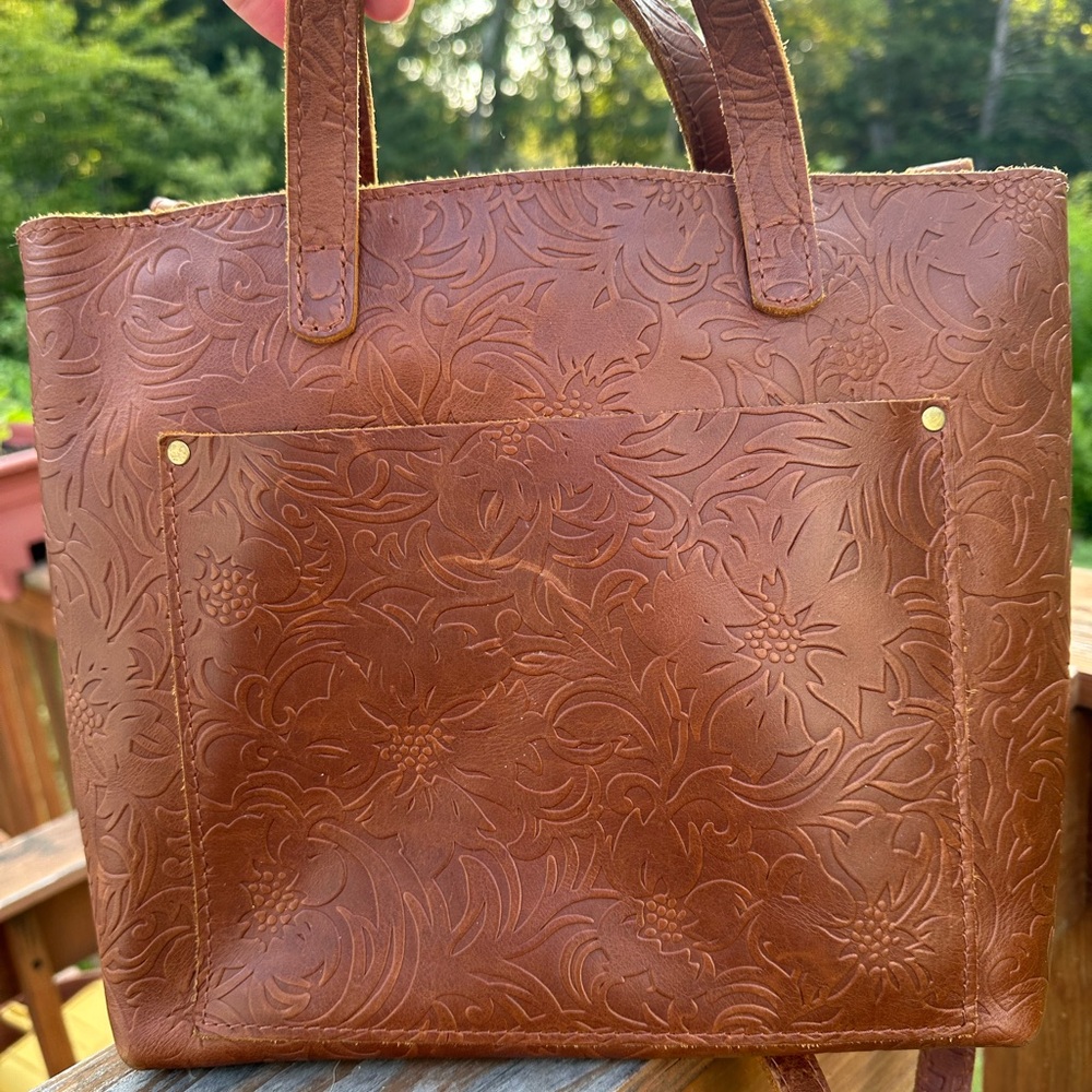 Medium Portland Leather Crossbody Tote in Meadow
